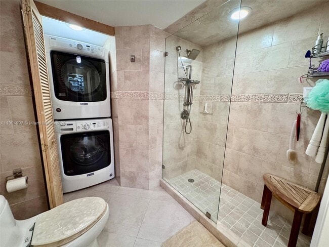 Building Photo - 6061 Collins Ave