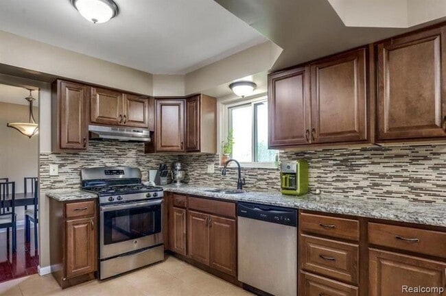 Building Photo - 2508 Coral Dr