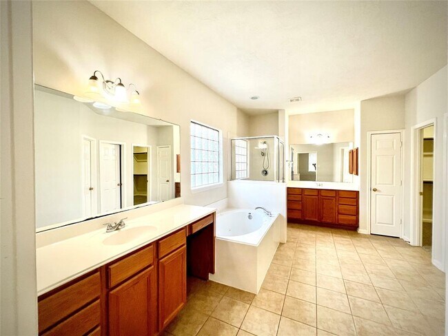 Building Photo - 6718 Glenkirk Pl