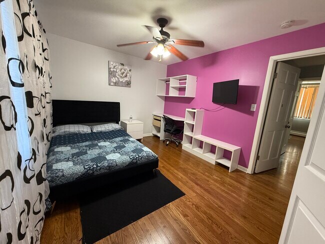 Building Photo - 1710 Dempster St