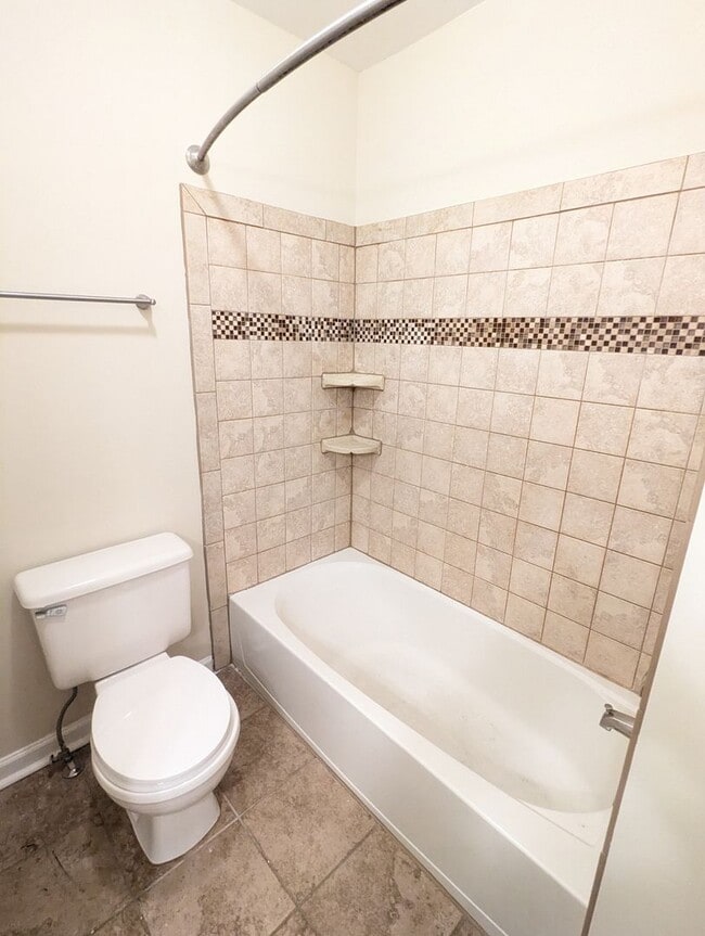 Building Photo - Townhome in *OAKDALE school district* ready for you now!