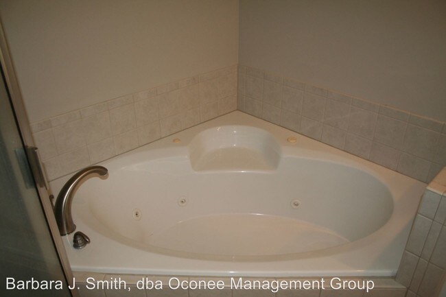 Building Photo - 2 br, 2.5 bath House - 181-G Farriers Lane