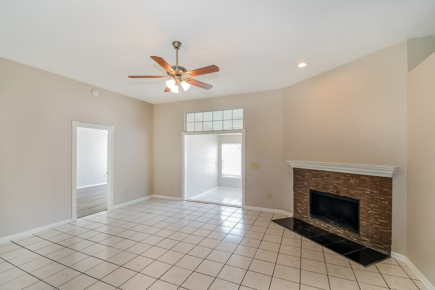 Building Photo - 3087 Golden Pond Blvd