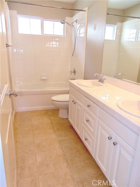 Building Photo - 32 St Just Ave