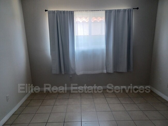 Building Photo - 887 Hawaii Ave