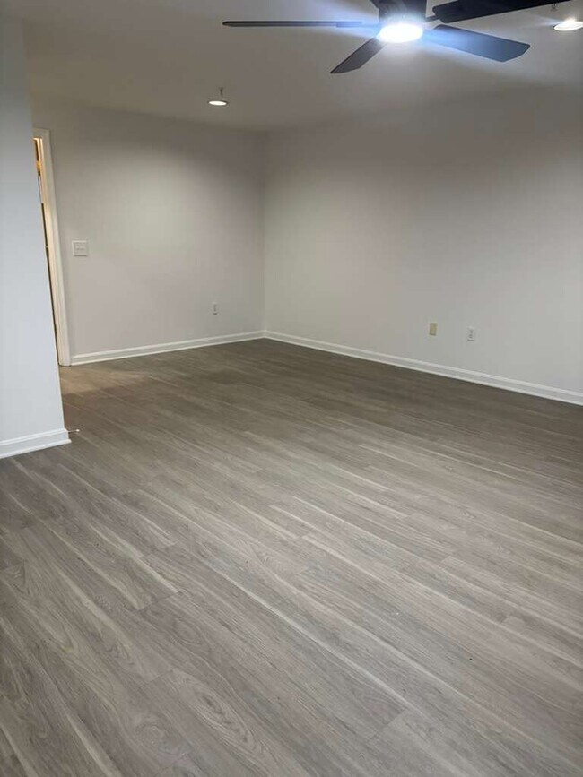 Basement 2 - 23 Methwold Ct