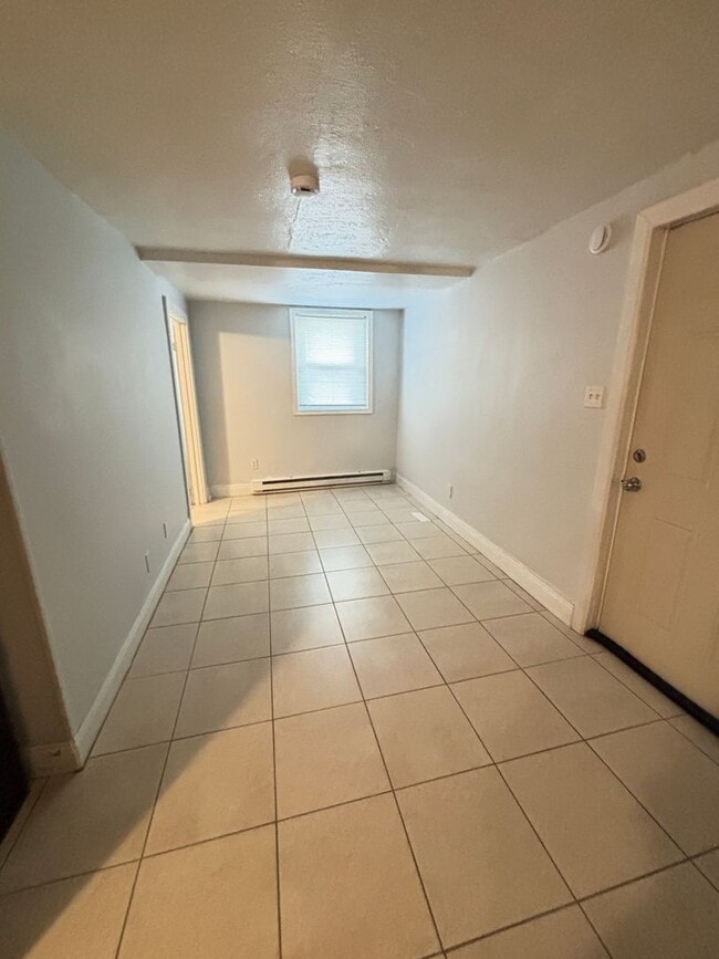 Building Photo - 384 Tilghman St