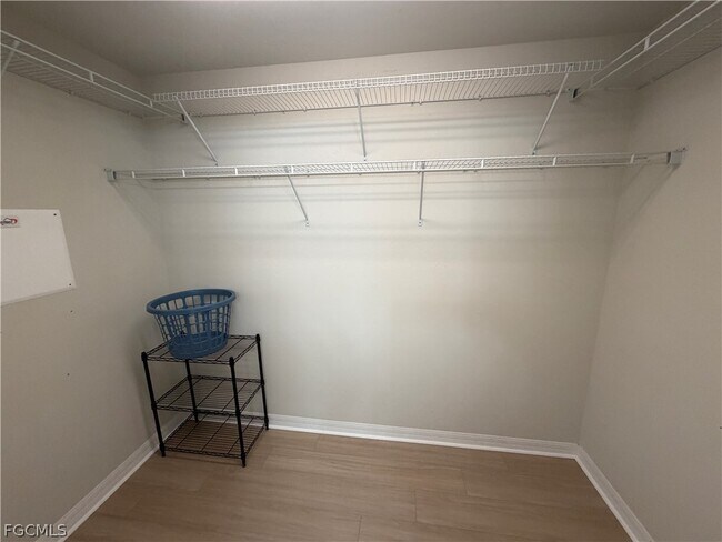 Building Photo - 10339 Whispering Palms Dr