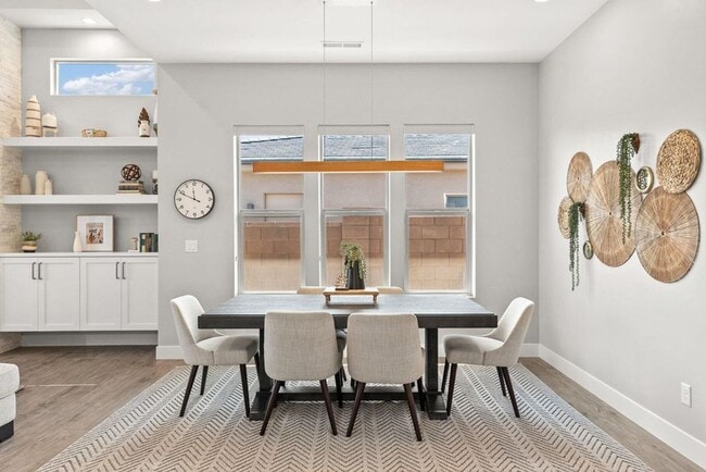 Building Photo - Beautiful 4 Bedroom Home!