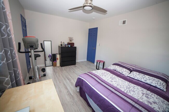 Building Photo - 20651 Roscoe Blvd