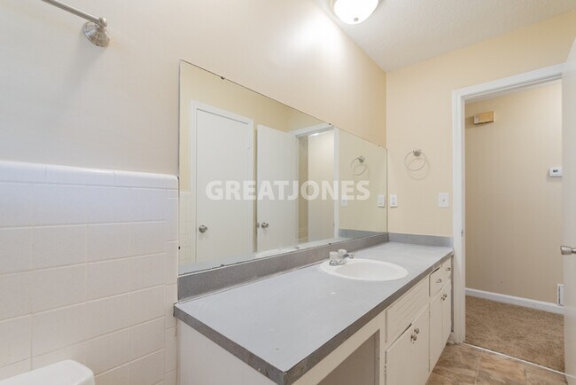 Building Photo - 7268 Fontana Dr