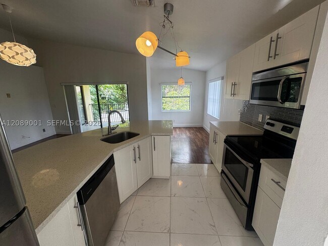 Building Photo - 9999 Summerbreeze Dr