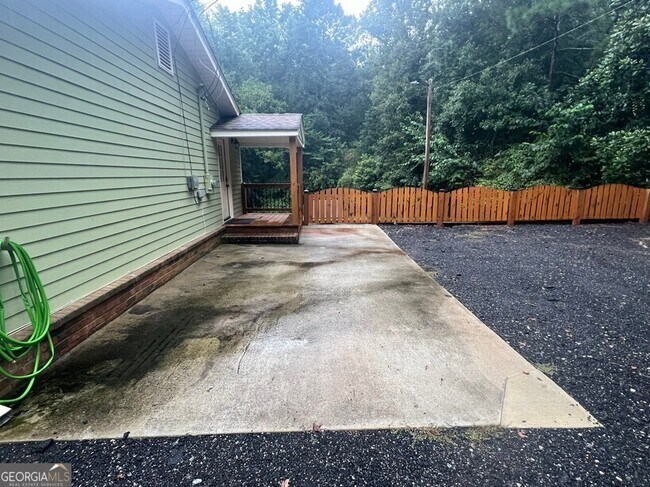 Building Photo - 1190 Jack Neely Rd