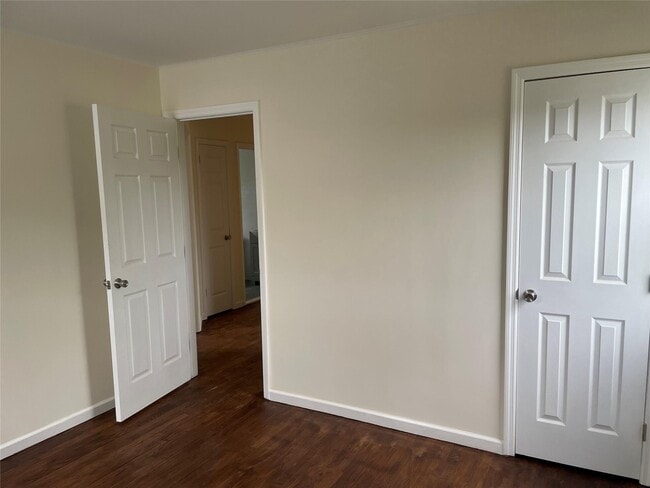 Building Photo - 619 Grassmere Terrace