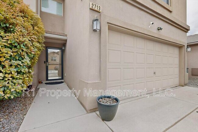 Building Photo - 2713 Violeta Cir SE