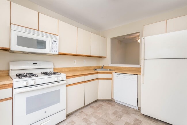 Building Photo - 514 Cascade Ct