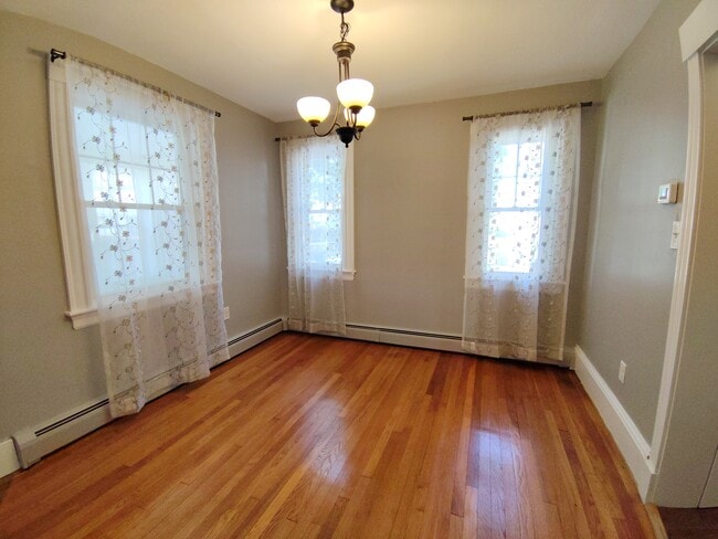 Building Photo - 162 Elmwood Ave