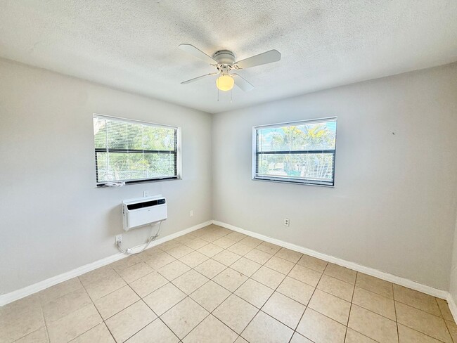 Building Photo - RFR (543 103rd Ave)