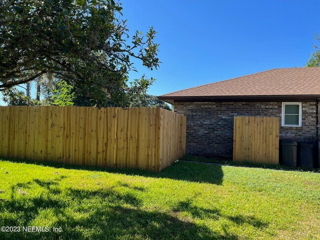 Building Photo - 321 Foxridge Rd