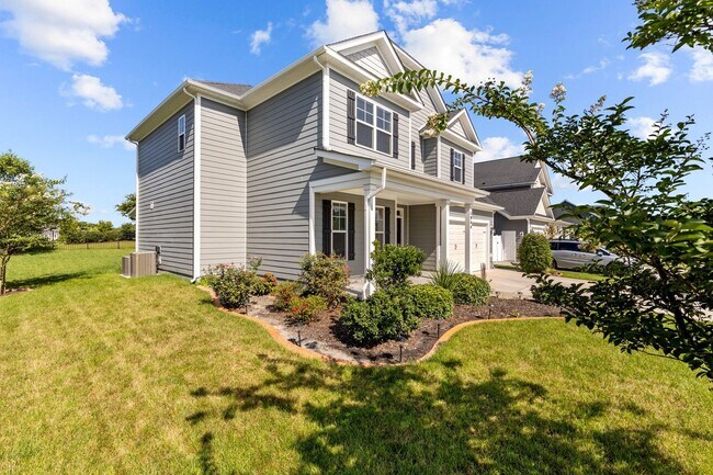 Building Photo - Exquisite 4-bedroom, 2.5-bath home located in the charming city of Chesapeake