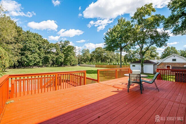 Building Photo - 338 Buckelew Ave