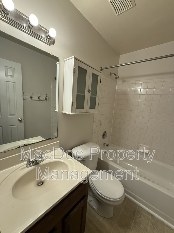 Building Photo - 10717 S Jamie Pl