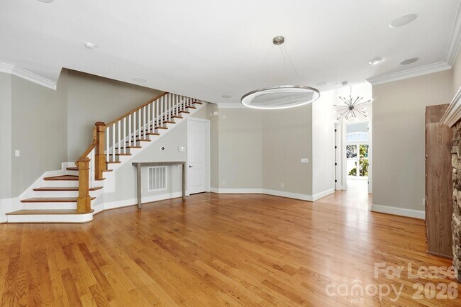 Building Photo - 520 Iverson Way