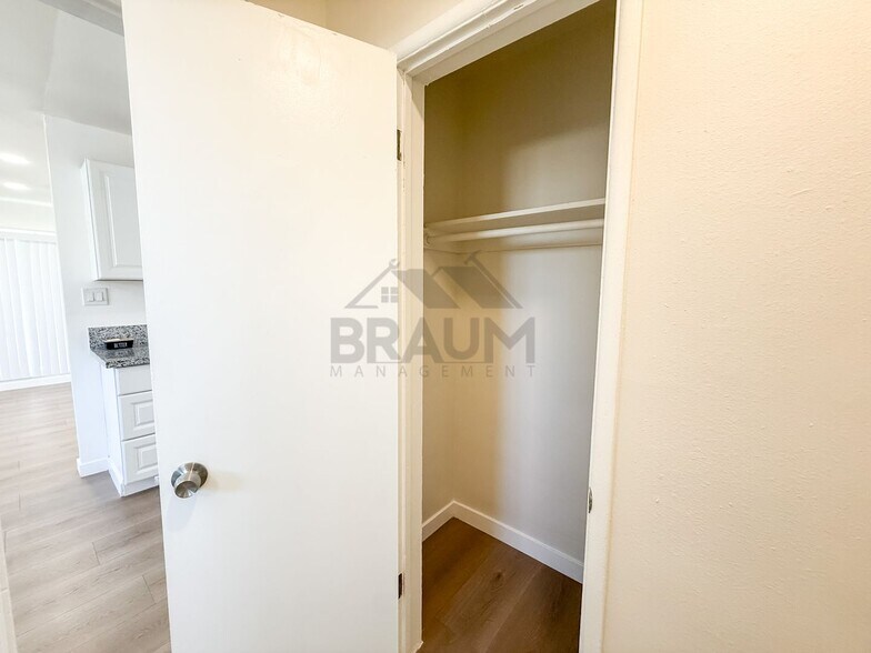 Building Photo - 7339 Woodman Ave