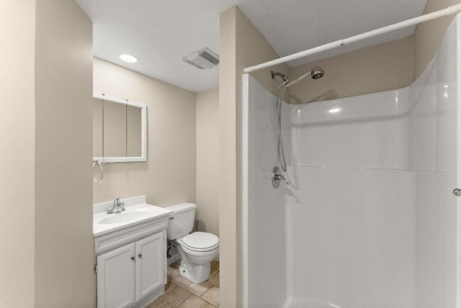 Building Photo - 4035 Thames Dr