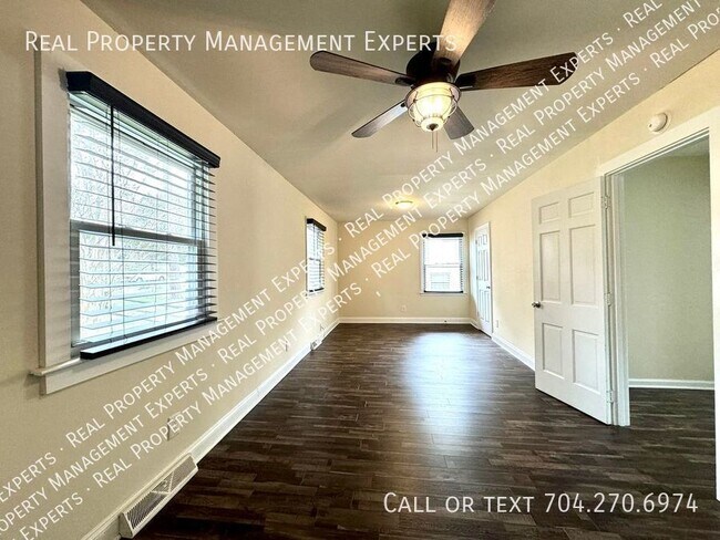 Building Photo - Stunning 4BR/3BA Home in Charlotte!
