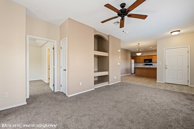 Building Photo - 724 Hardy Way