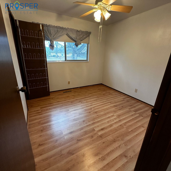 Building Photo - Move In Right Away – No December Rent Charge!