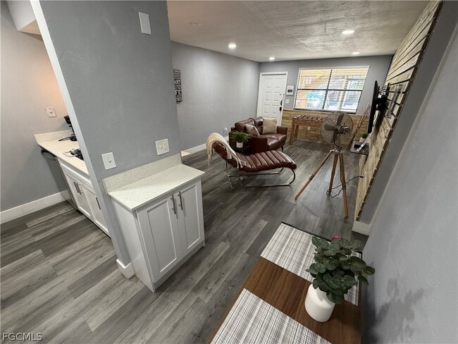 Building Photo - 13118 Feather Sound Dr