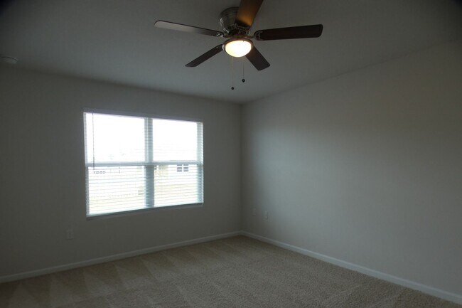 Building Photo - 4 Bedroom Home - Bridlewood