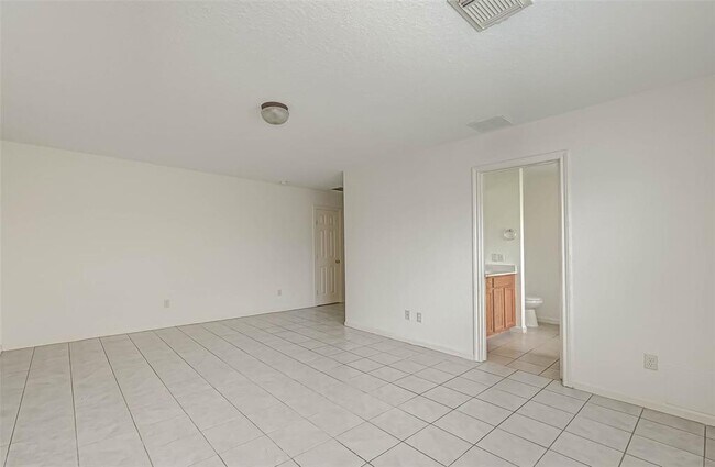 Building Photo - 5815 Plantation Crest Dr