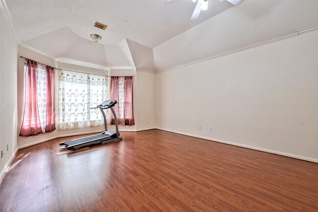 Building Photo - 6806 Rhodes Ct