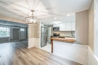 Building Photo - 144 Sunrise Dr