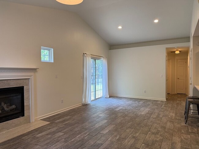 Building Photo - 3001 Grand Look Ct