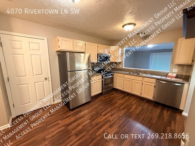 Building Photo - 4070 Rivertown Ln SW