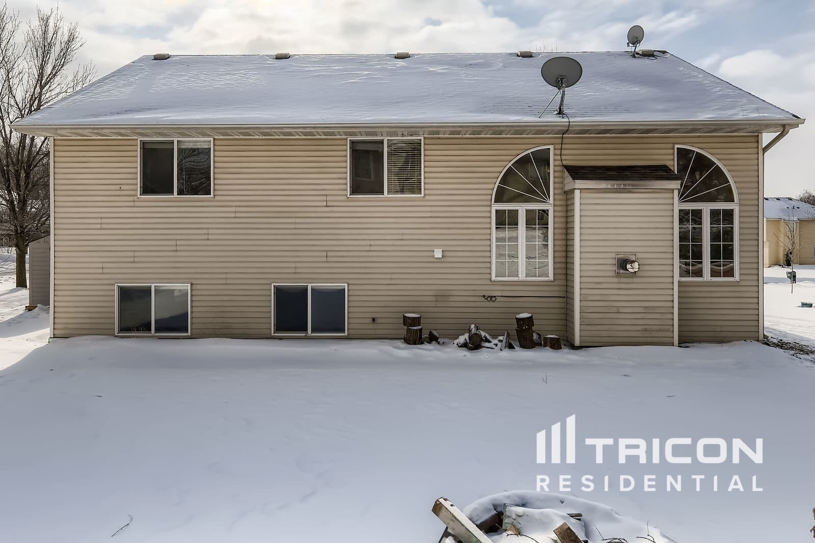 Building Photo - 4212 Hidden Pond Trail NE