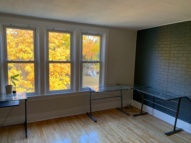 Building Photo - 361 3rd St