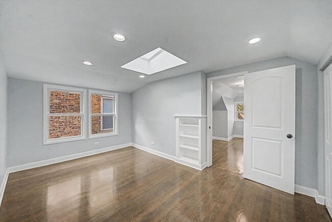 Building Photo - 1511 N Linder Ave