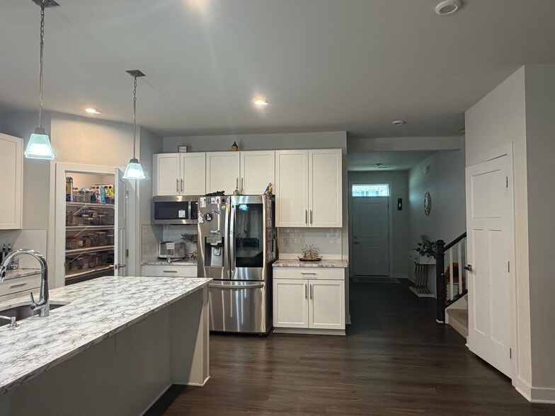 Building Photo - 300 Finnegan Ct