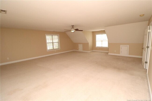 Building Photo - 36 W Trafalgar Ct