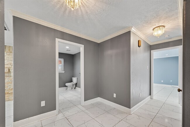 Building Photo - 4901 Burning Tree Dr