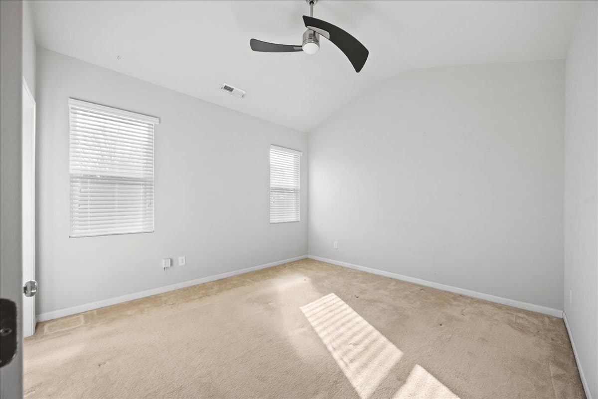 Building Photo - 8860 Commons Townes Dr