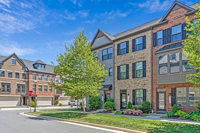 Building Photo - 43509 Apple Orch Sq