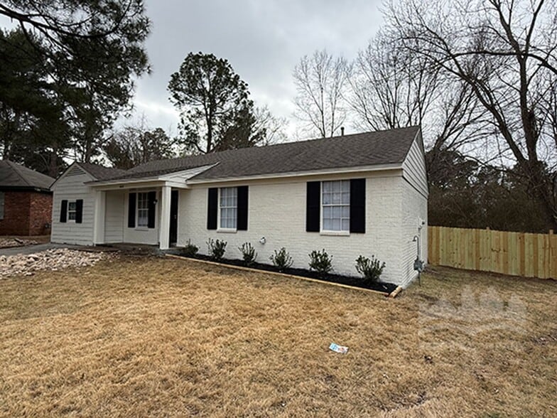 Building Photo - 3359 Spring Water Cove