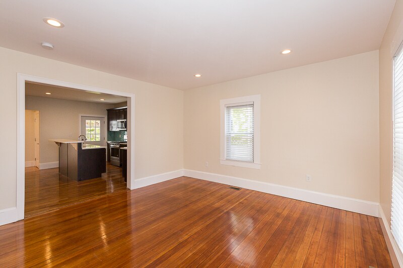 Building Photo - 9 Rock Valley Ave