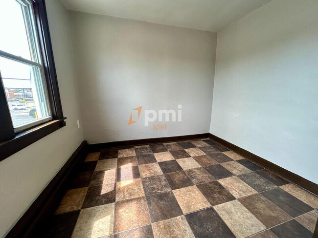 Building Photo - 4030 Pulaski St